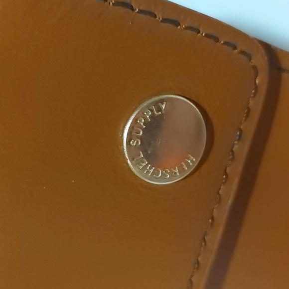 HERSHEL LEATHER WALLET! - Picture 2 of 3